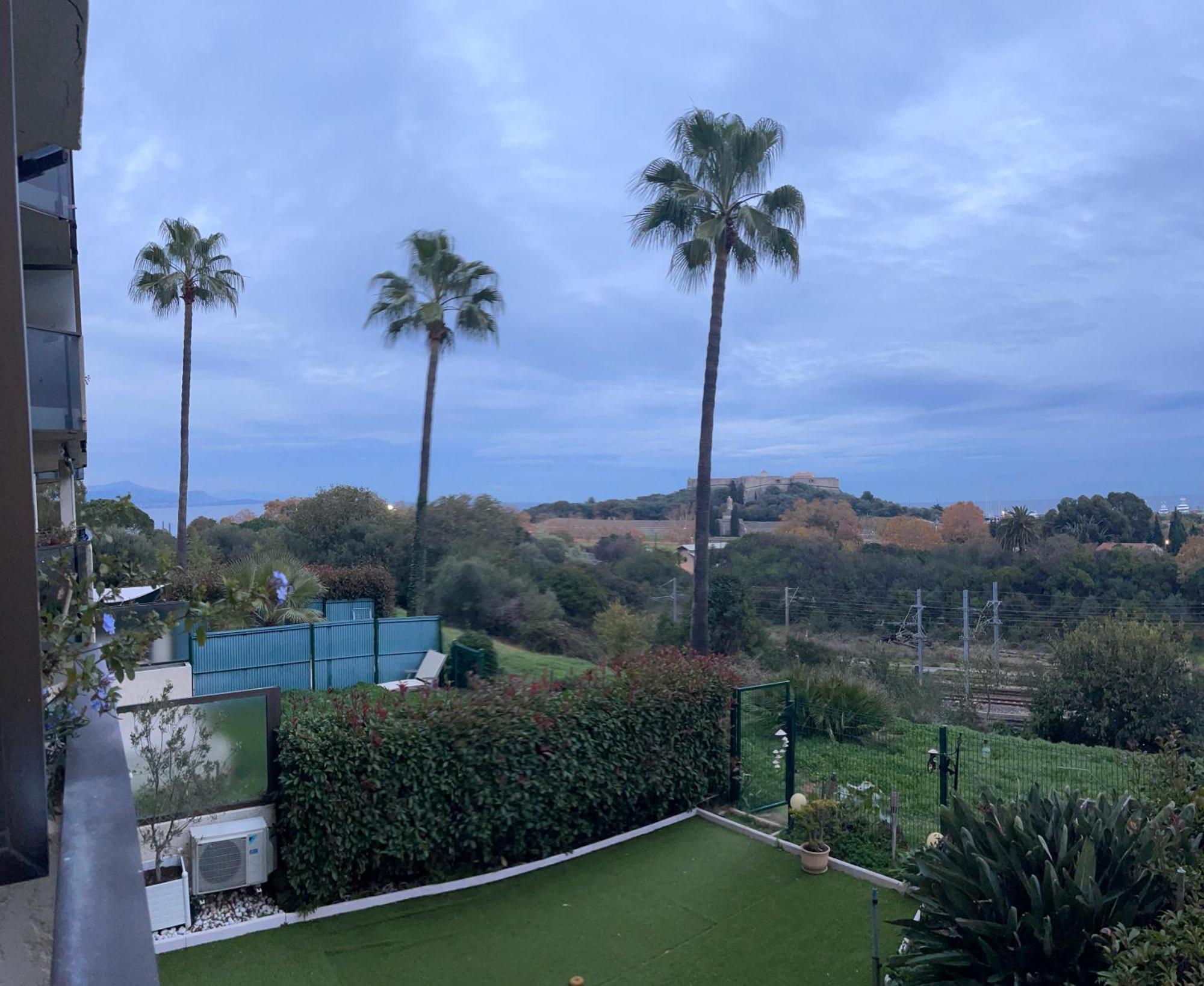 Studio A 2 Pas De La Plage Villeneuve-Loubet Bagian luar foto