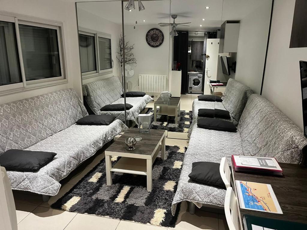 Studio A 2 Pas De La Plage Villeneuve-Loubet Bagian luar foto